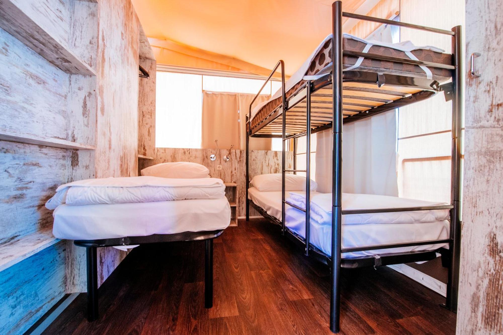Zaton Holiday Resort Glamping Tents نين الغرفة الصورة